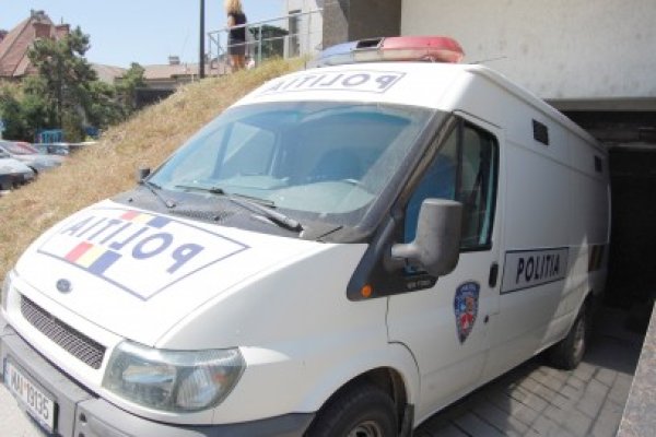 Atacaţi în casă, de doi indivizi care căutau ceva de furat
